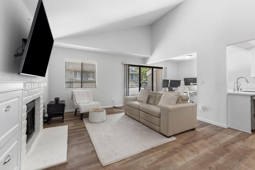 Welcome to this beautifully updated 2-bedroom, 2-bath - photo 5