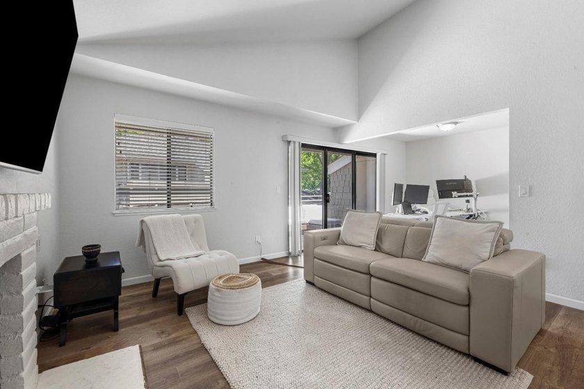 Welcome to this beautifully updated 2-bedroom, 2-bath - photo 8