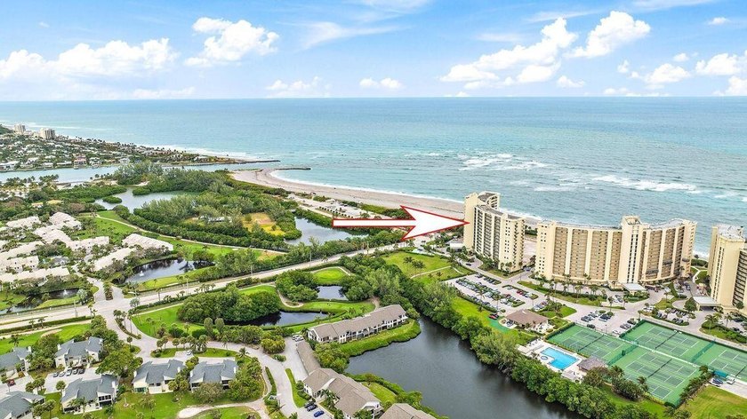 With The Most Amazing Water Views &amp; Amenities of a Luxury - photo 11