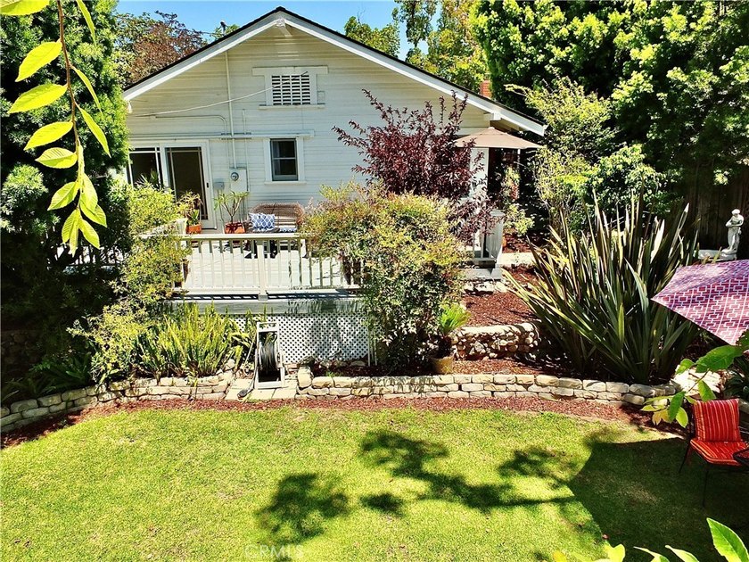 3839 Cedar Avenue... an enchanting 3-bedroom Craftsman - photo 14