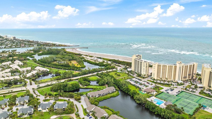 With The Most Amazing Water Views &amp; Amenities of a Luxury - photo 18