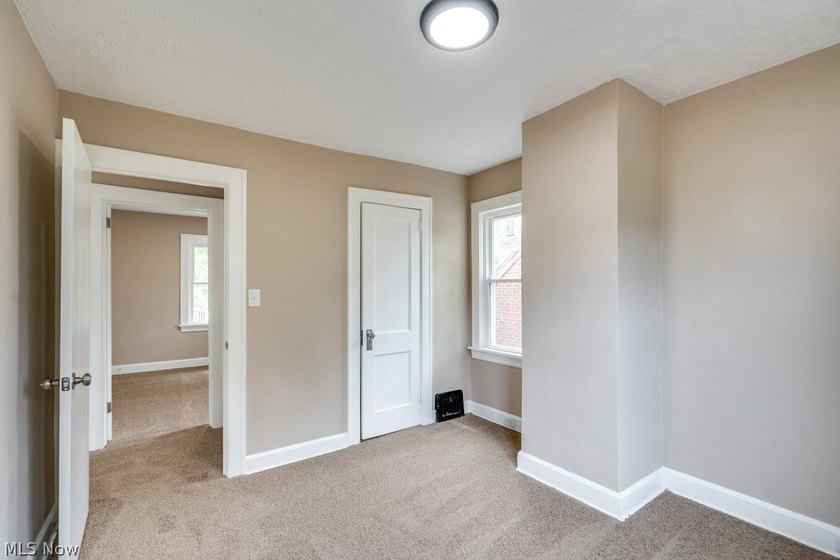 Move-in ready with extensive updates! New windows, flooring - photo 21