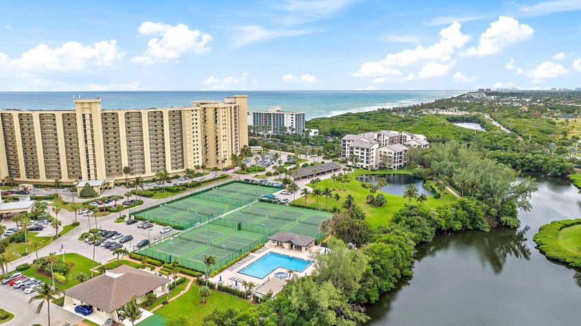 With The Most Amazing Water Views &amp; Amenities of a Luxury - photo 21