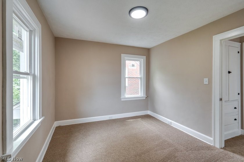 Move-in ready with extensive updates! New windows, flooring - photo 22