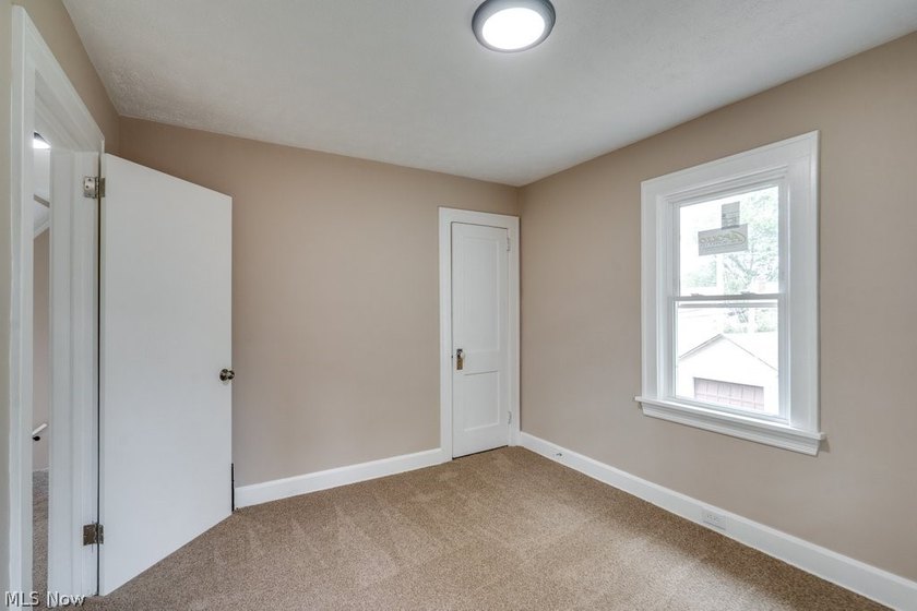 Move-in ready with extensive updates! New windows, flooring - photo 23