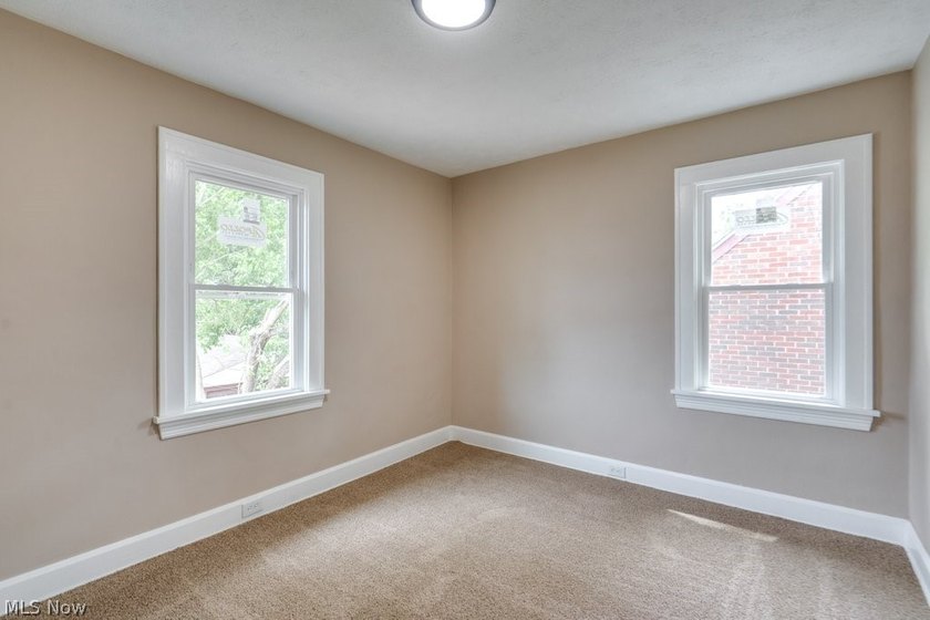 Move-in ready with extensive updates! New windows, flooring - photo 24