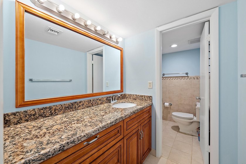 With The Most Amazing Water Views &amp; Amenities of a Luxury - photo 31