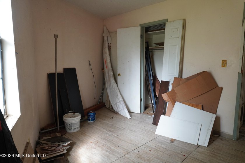 Bring your tool belt and imagination to this unique - photo 10