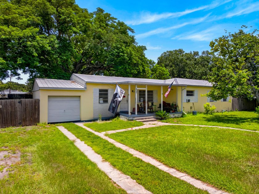 Investor opportunity in Fort Pierce! This 3-bedroom, 2-bath CBS - photo 2