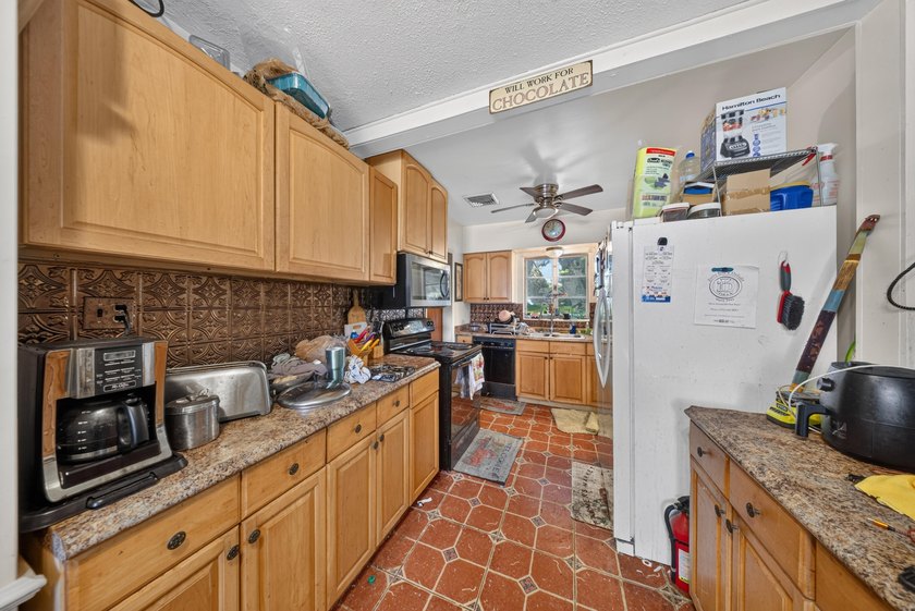 Investor opportunity in Fort Pierce! This 3-bedroom, 2-bath CBS - photo 5
