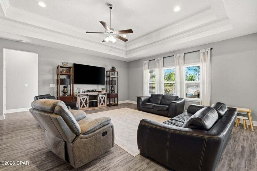 Fanning Bayou, a sought-after neighborhood where country charm - photo 11