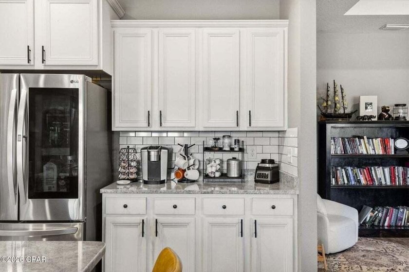 Fanning Bayou, a sought-after neighborhood where country charm - photo 16