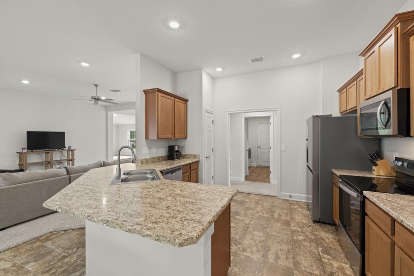 Completed in November 2021, this beautifully maintained CBS home - photo 8
