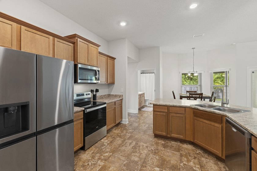 Completed in November 2021, this beautifully maintained CBS home - photo 9