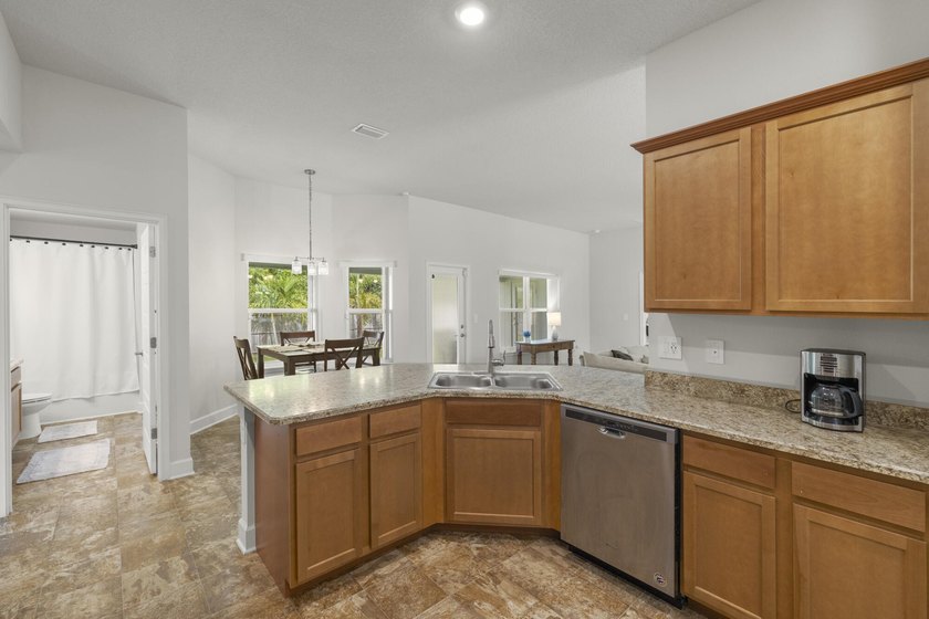 Completed in November 2021, this beautifully maintained CBS home - photo 10