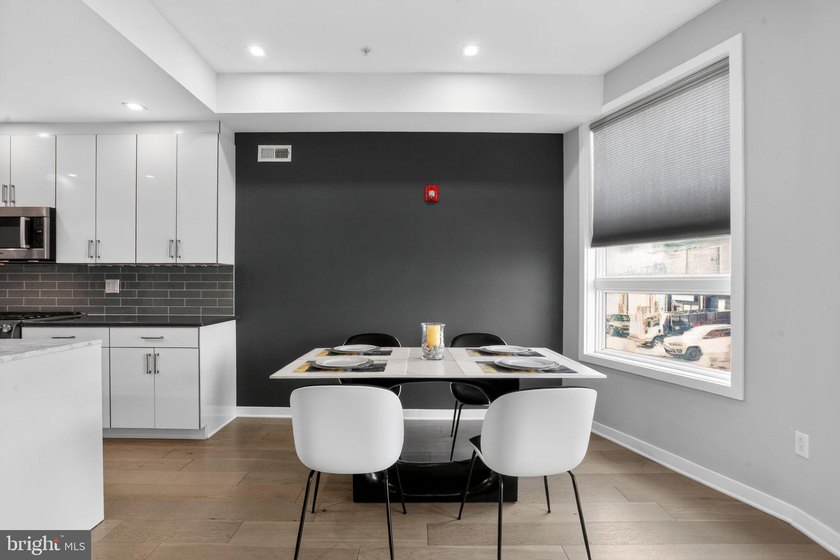 Welcome to 343 N Front Street, Unit B - a stunning 2-bedroom - photo 14