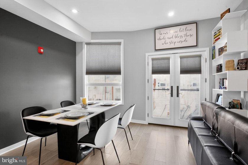Welcome to 343 N Front Street, Unit B - a stunning 2-bedroom - photo 16