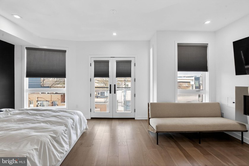 Welcome to 343 N Front Street, Unit B - a stunning 2-bedroom - photo 24