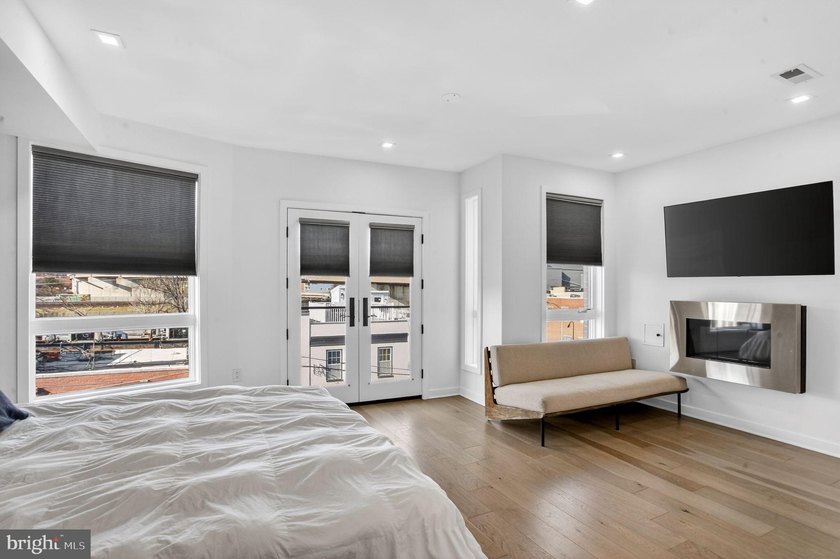 Welcome to 343 N Front Street, Unit B - a stunning 2-bedroom - photo 26