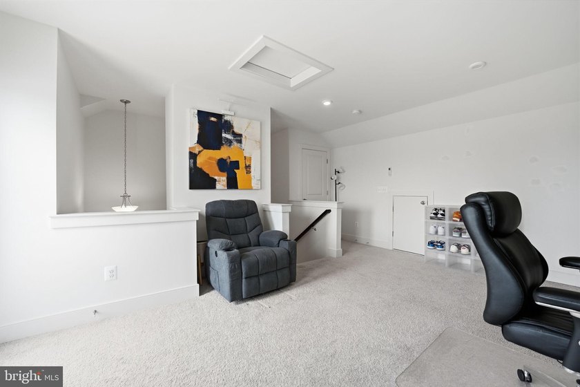 Your opportunity to own a nearly new, four-level townhome at a - photo 31