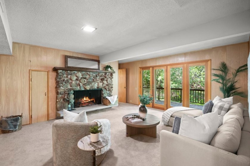 This lovely 3,266 square foot, 5 bedroom, 3.5 bathroom home - photo 39