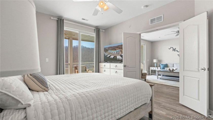 Welcome to your lakefront escape at Sunset Palms! This beautiful - photo 22