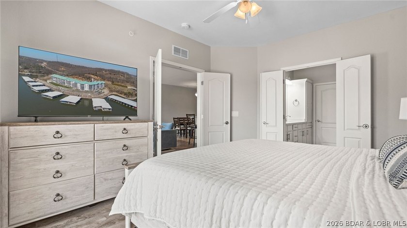 Welcome to your lakefront escape at Sunset Palms! This beautiful - photo 23