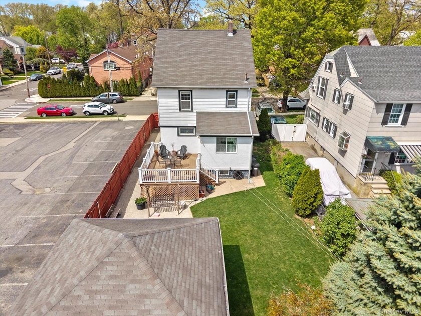 Newly listed single-family residence set on a 40 x 100 lot - photo 23