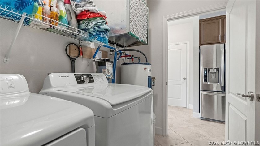 Welcome to your lakefront escape at Sunset Palms! This beautiful - photo 32