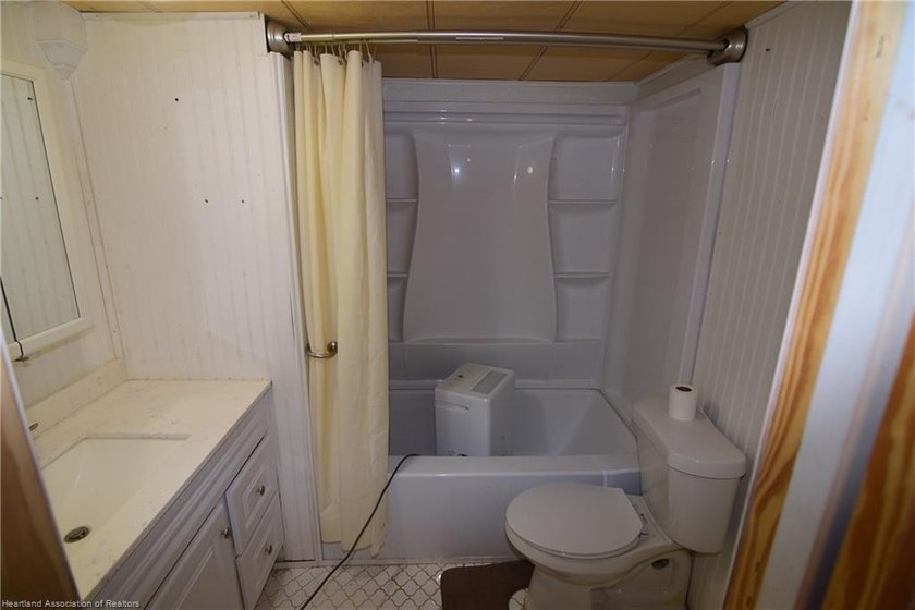 An extremely rare opportunity to have a mobile home on a canal - photo 16
