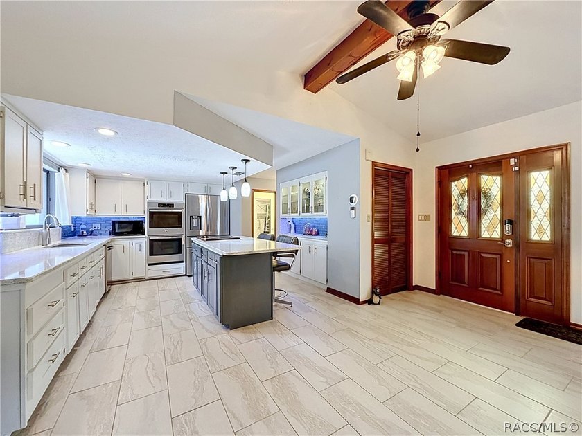 Welcome to this beautifully maintained, large 2 bedroom, 2 bath - photo 16