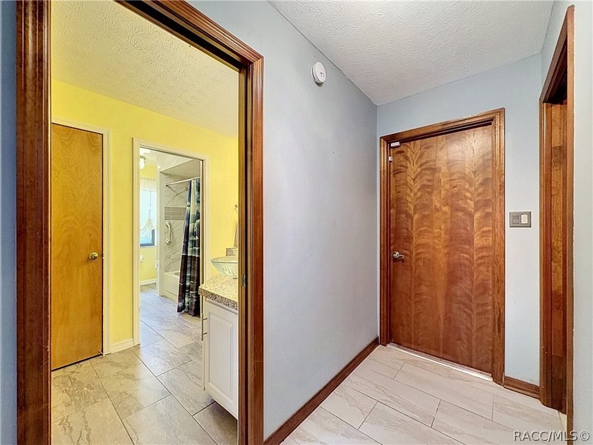 Welcome to this beautifully maintained, large 2 bedroom, 2 bath - photo 35