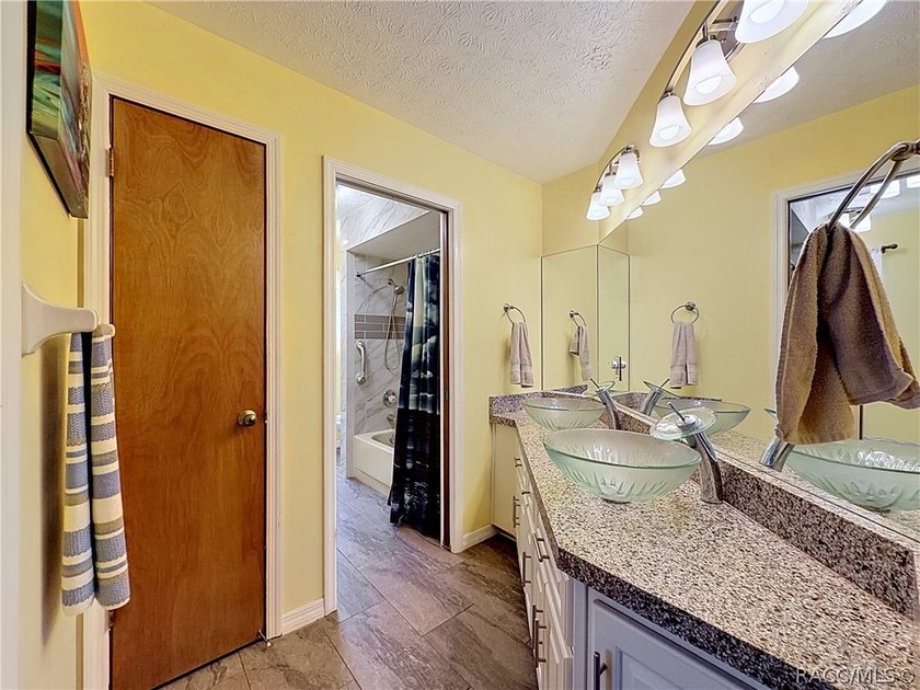 Welcome to this beautifully maintained, large 2 bedroom, 2 bath - photo 37