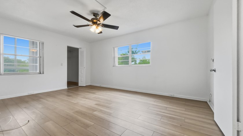 Beautiful corner unit featuring 2 bedrooms and 2 bathrooms with - photo 8