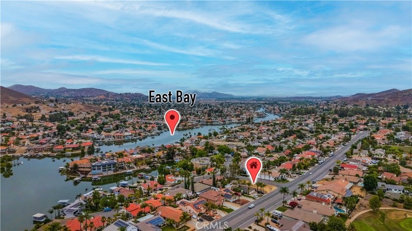 Fabulous flat corner lot with access from two streets, well - photo 7