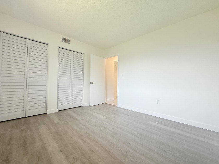 Beautifully renovated 2-bedroom, 1-bath second-floor condo - photo 11