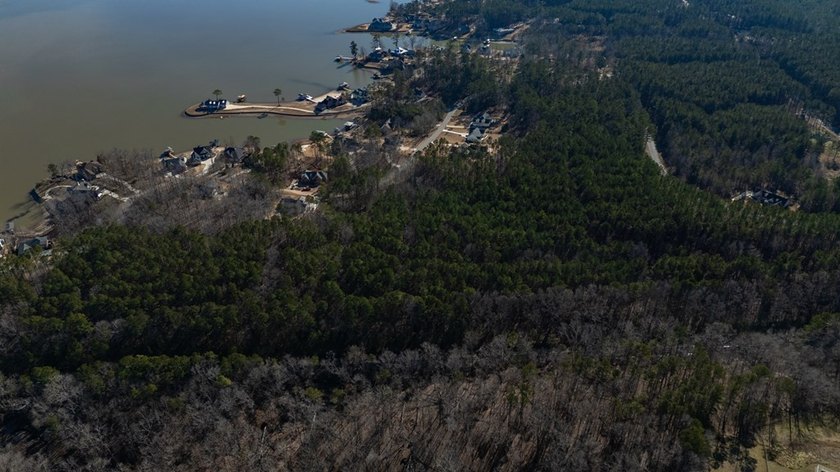 Prime 14.65-Acre Estate or Development Opportunity in Harborside - photo 12