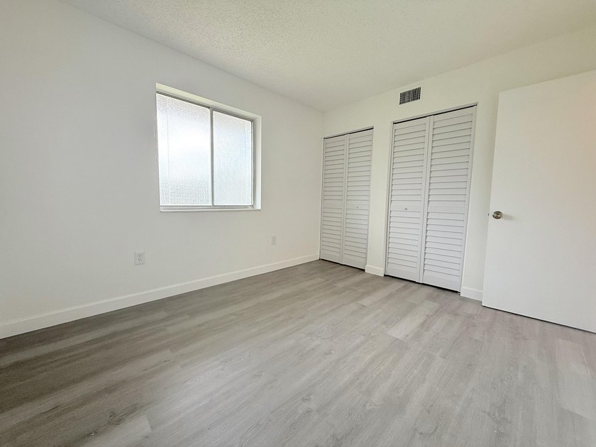 Beautifully renovated 2-bedroom, 1-bath second-floor condo - photo 12