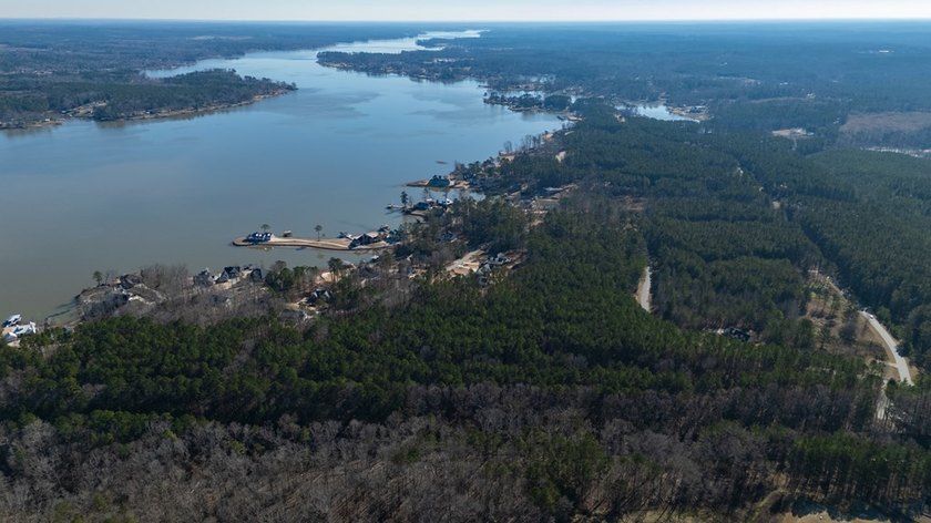 Prime 14.65-Acre Estate or Development Opportunity in Harborside - photo 13