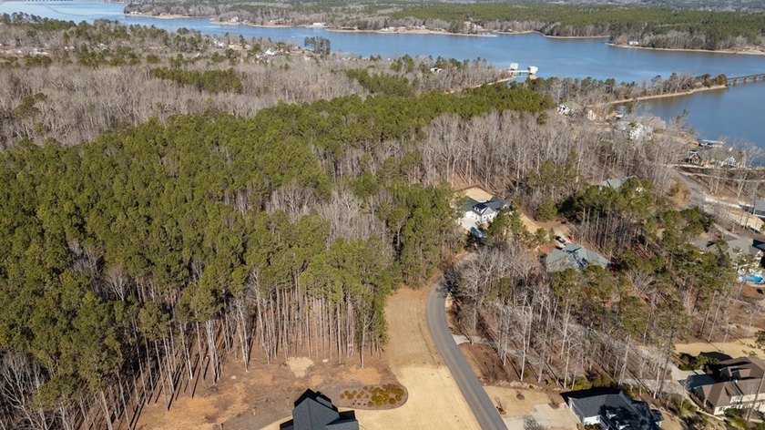 Prime 14.65-Acre Estate or Development Opportunity in Harborside - photo 18