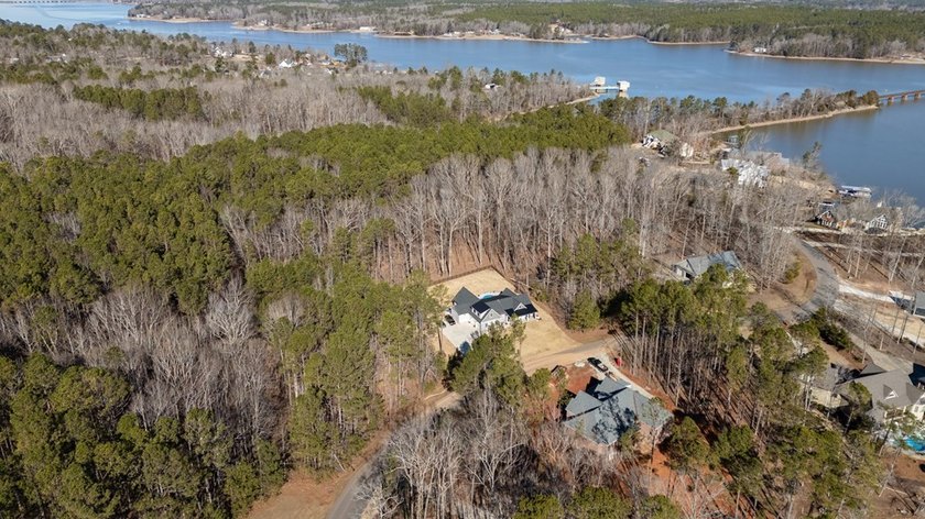 Prime 14.65-Acre Estate or Development Opportunity in Harborside - photo 19