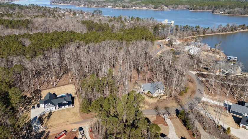 Prime 14.65-Acre Estate or Development Opportunity in Harborside - photo 20