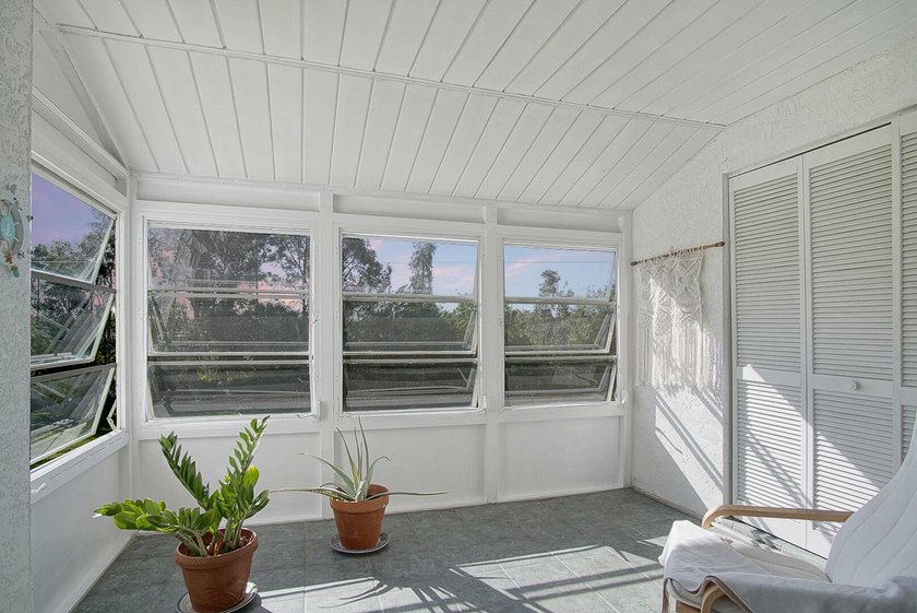 Beautifully updated 2-bedroom, 2-bath second-floor condo located - photo 9