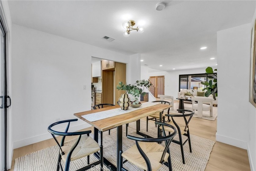 Beautifully remodeled 5-bedroom home with a sought-after - photo 10