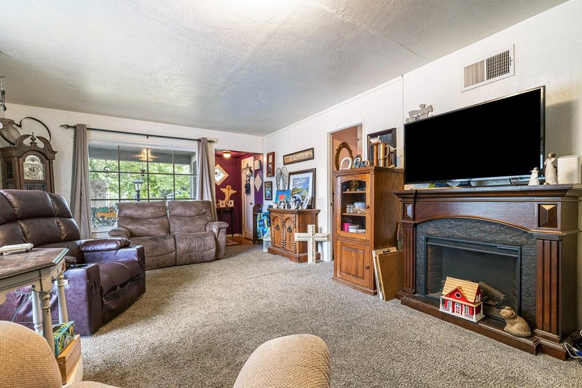 Rare opportunity to own one of Reedley's most versatile - photo 8