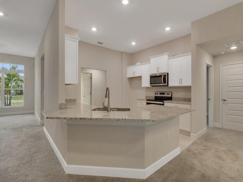Welcome to Waterstone! A resort style amenities with Low HOA - photo 15