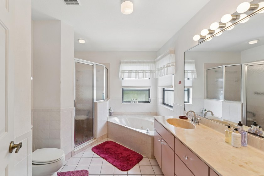 Welcome to this beautifully maintained 3-bedroom, 2-bathroom - photo 31
