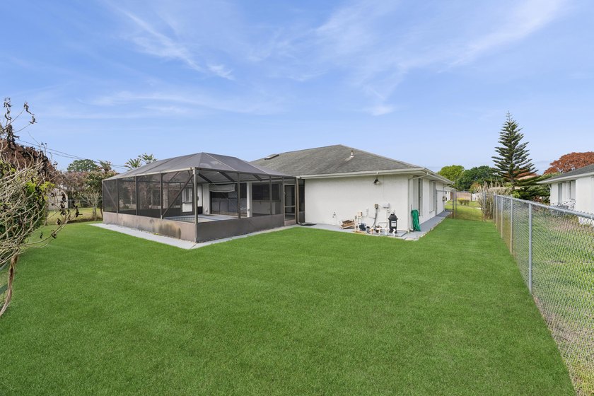 Welcome to this beautifully maintained 3-bedroom, 2-bathroom - photo 47