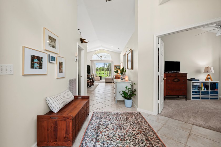 Meticulously maintained and beautifully presented, this - photo 6