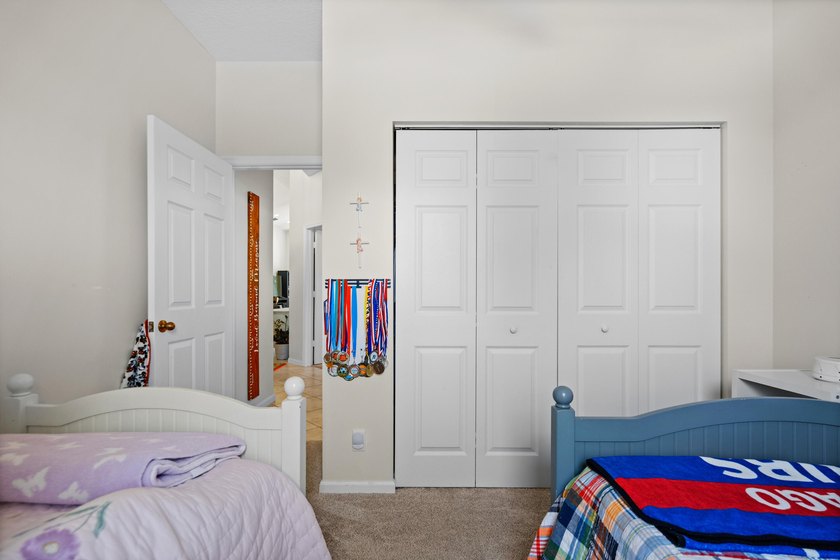 Meticulously maintained and beautifully presented, this - photo 8